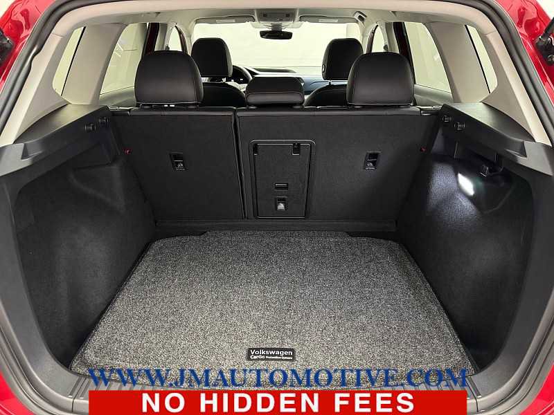 Used 2024 Volkswagen Taos SE w/ Black Wheel Plus Package image 16