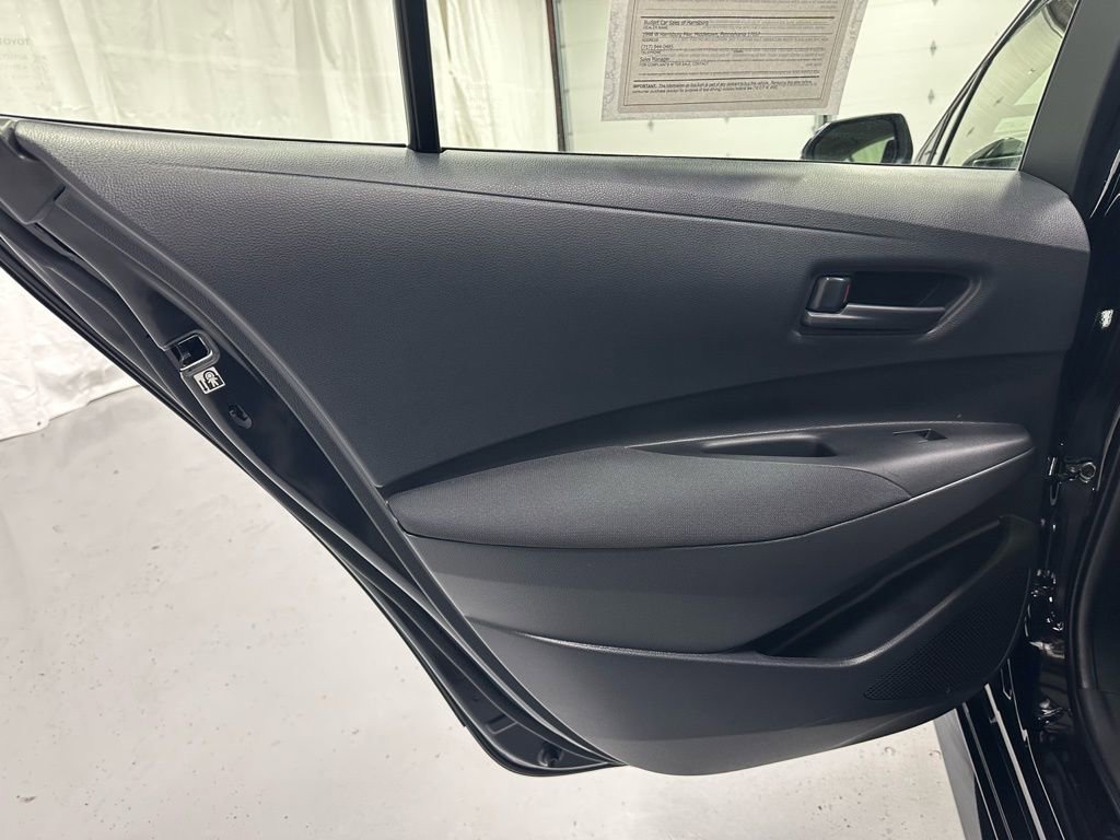 Used 2025 Toyota Corolla LE image 43