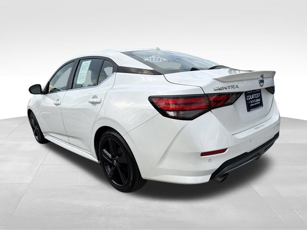 Used 2023 Nissan Sentra SR w/ SR Premium Package FWD image 2