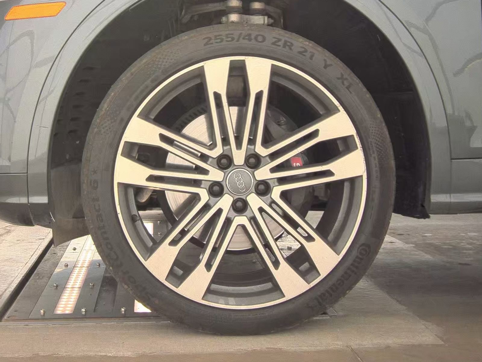 Used 2018 Audi SQ5 Premium Plus AWD/4WD image 14