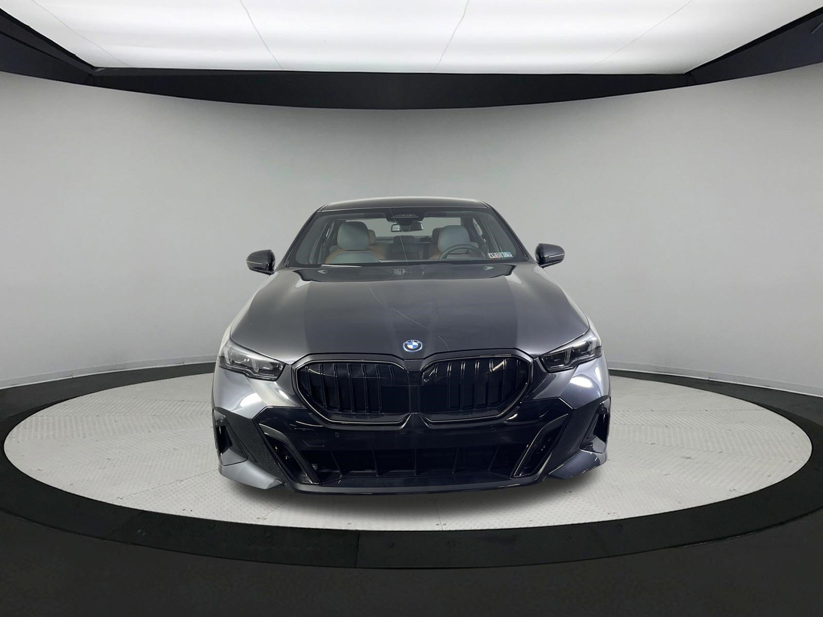 Used 2026 BMW 550e xDrive AWD/4WD image 2