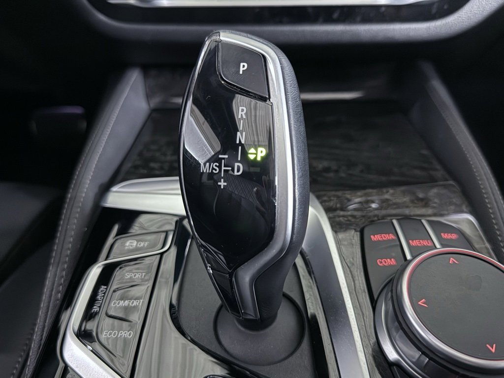 Used 2021 BMW M550i xDrive w/ Premium Package image 39