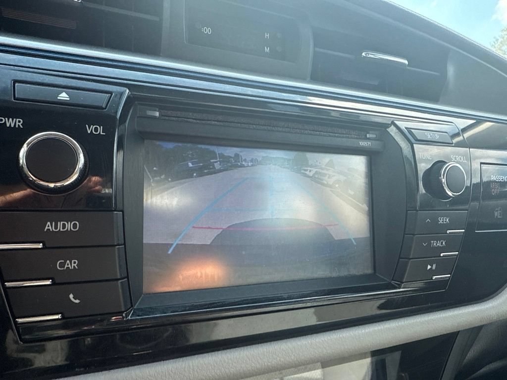 Used 2016 Toyota Corolla LE FWD image 12