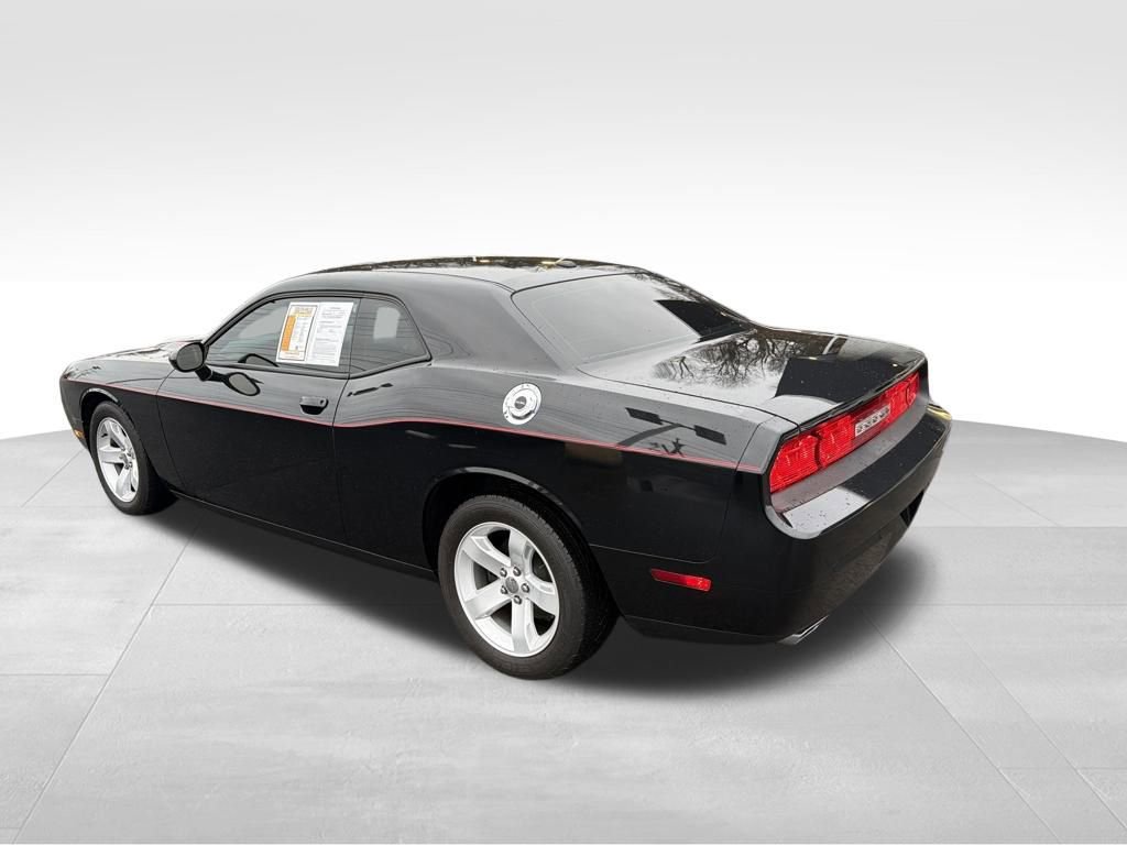 Used 2013 Dodge Challenger SXT Plus image 5