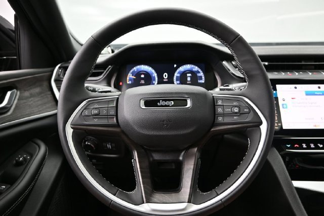New 2026 Jeep Grand Cherokee Altitude AWD/4WD image 24