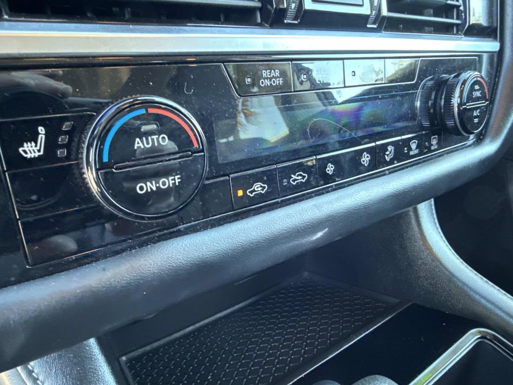 Certified 2024 Nissan Pathfinder SV image 24