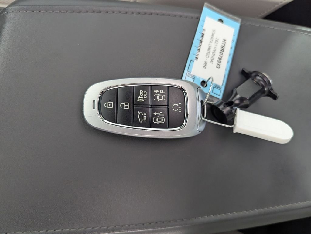 Used 2021 Hyundai Sonata Limited w/ Preferred Accessory Package image 27