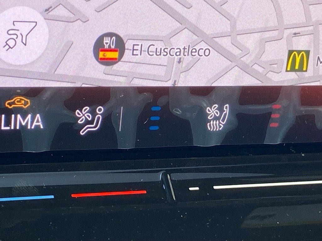 New 2025 Volkswagen ID. Buzz Pro S Plus image 9