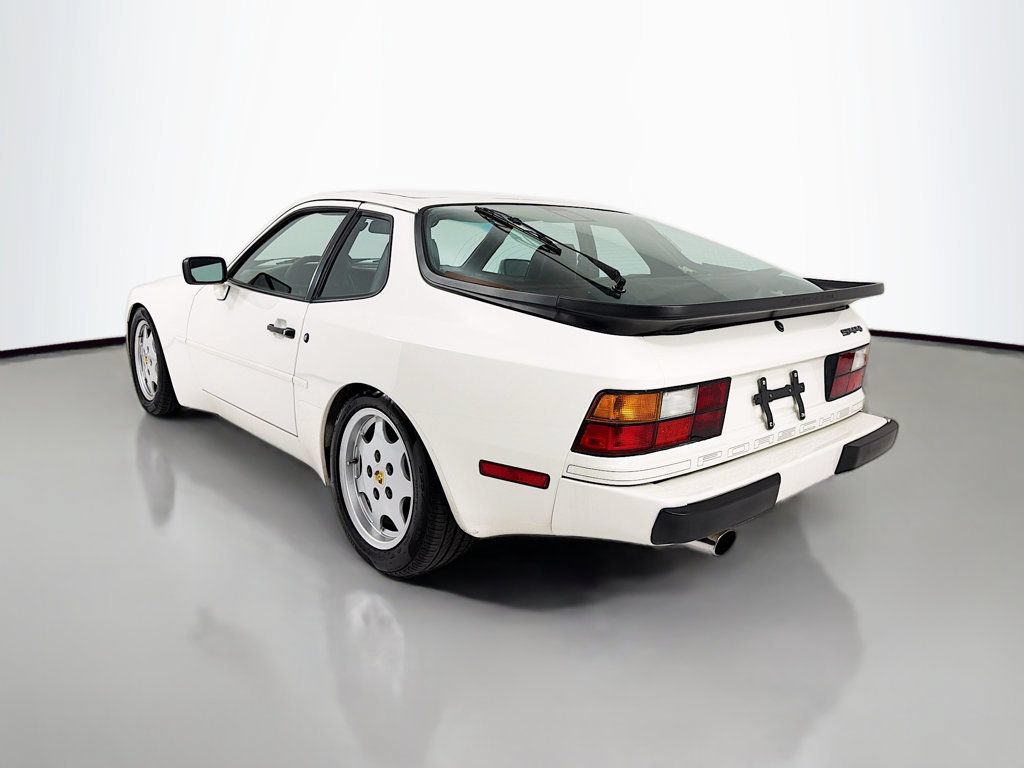 Used 1987 Porsche 944 Coupe RWD image 3