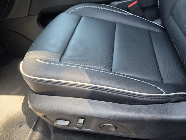 Used 2026 GMC Acadia Denali FWD image 21