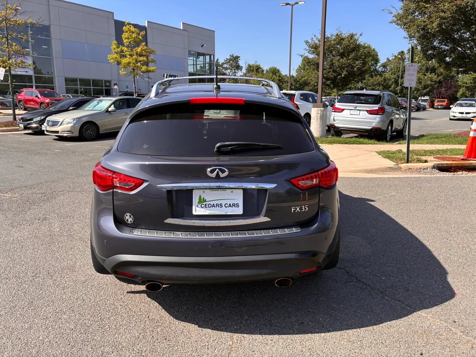 Used 2011 INFINITI FX35 AWD w/ Premium Pkg image 8
