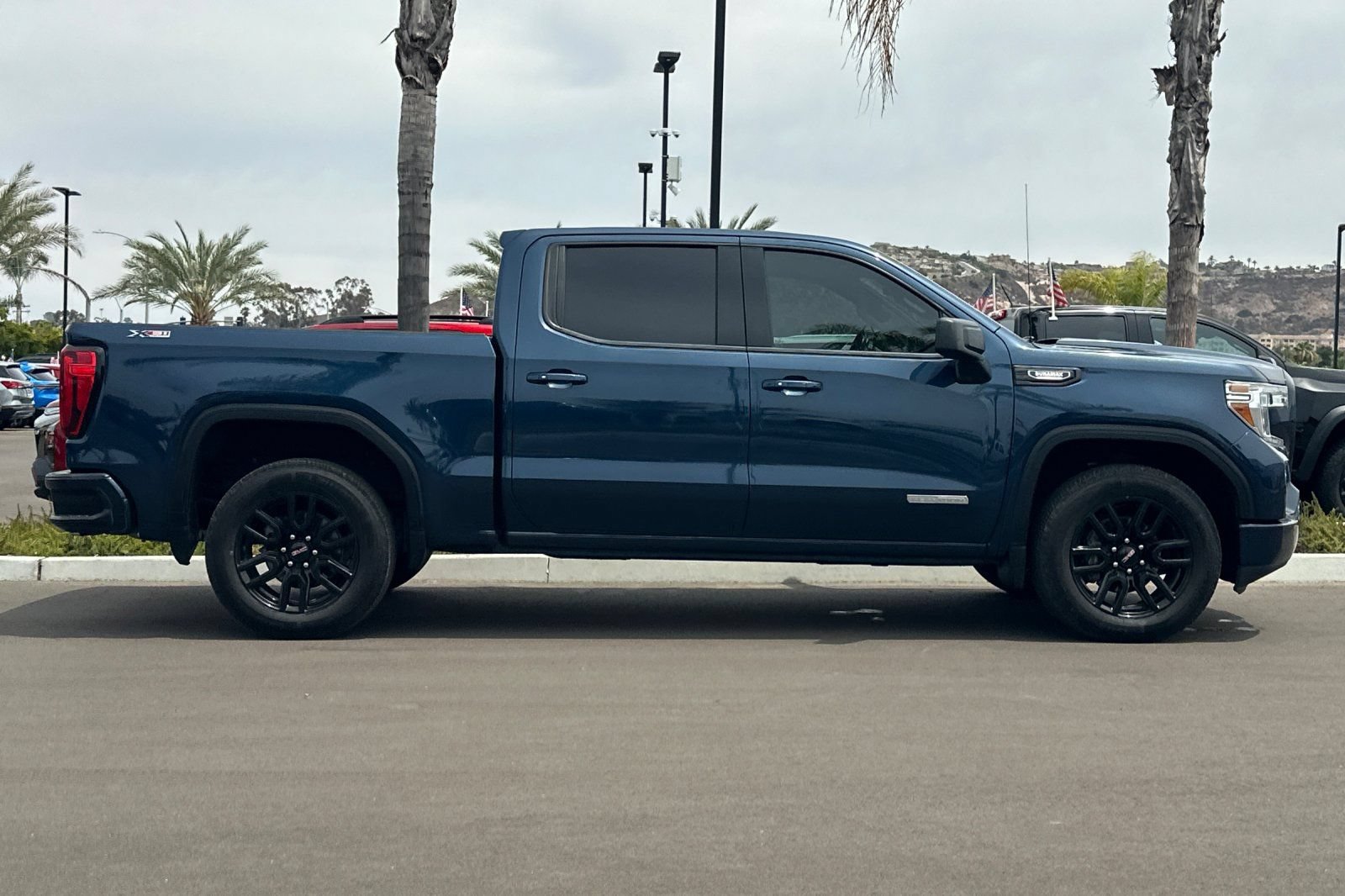 Used 2021 GMC Sierra 1500 Elevation w/ X31 Off-Road Package AWD/4WD image 3