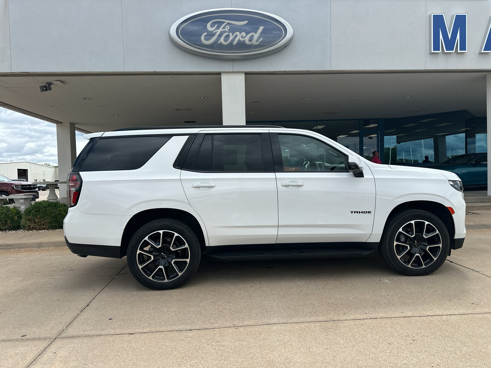Used 2023 Chevrolet Tahoe RST w/ Luxury Package AWD/4WD image 9