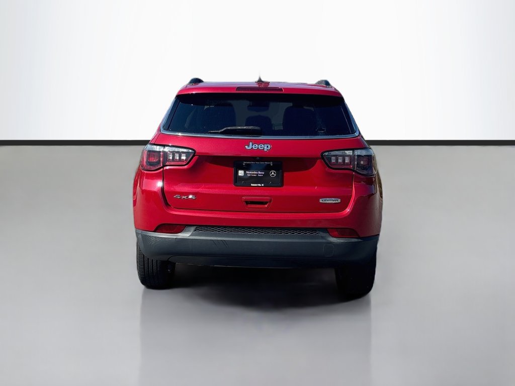 Used 2019 Jeep Compass Latitude w/ Cold Weather Group AWD/4WD image 5