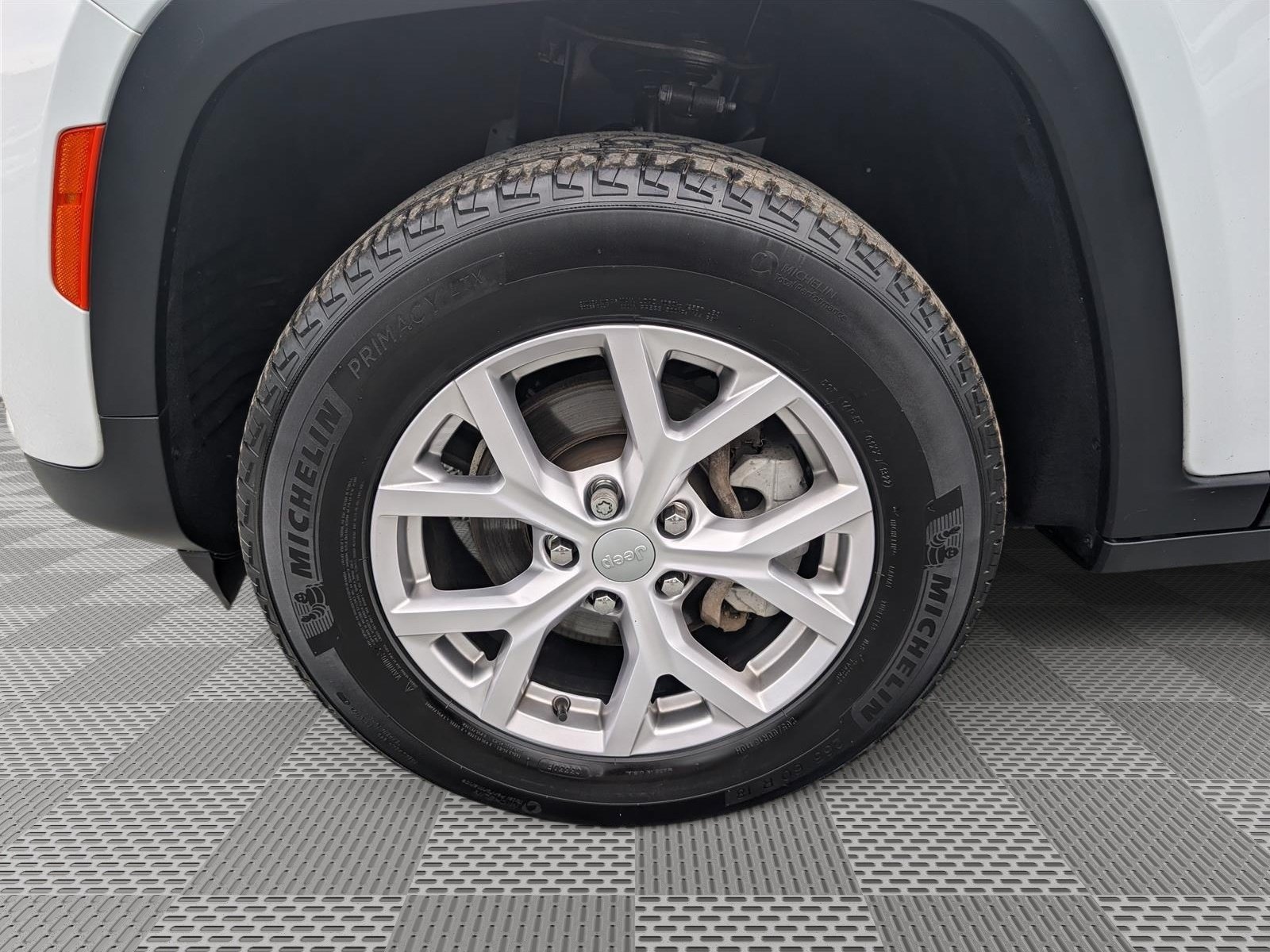 Used 2022 Jeep Grand Cherokee Limited AWD/4WD image 9