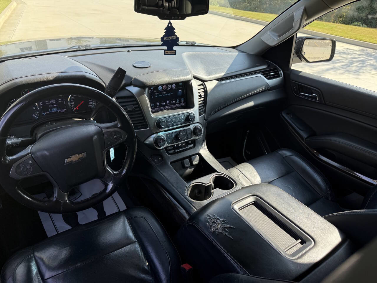 Used 2018 Chevrolet Suburban LT image 12