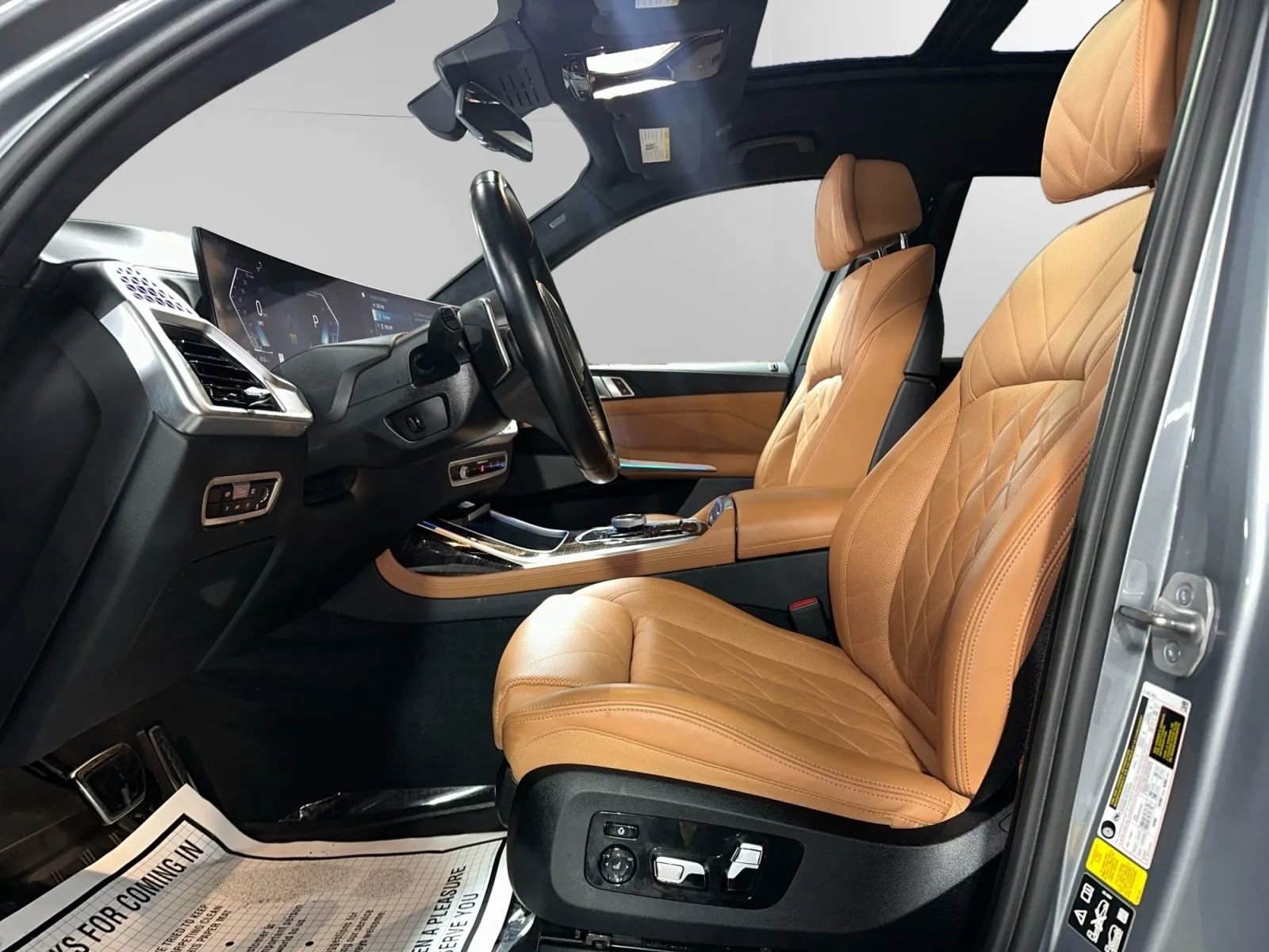 Used 2023 BMW X7 xDrive40i w/ Executive Package image 2