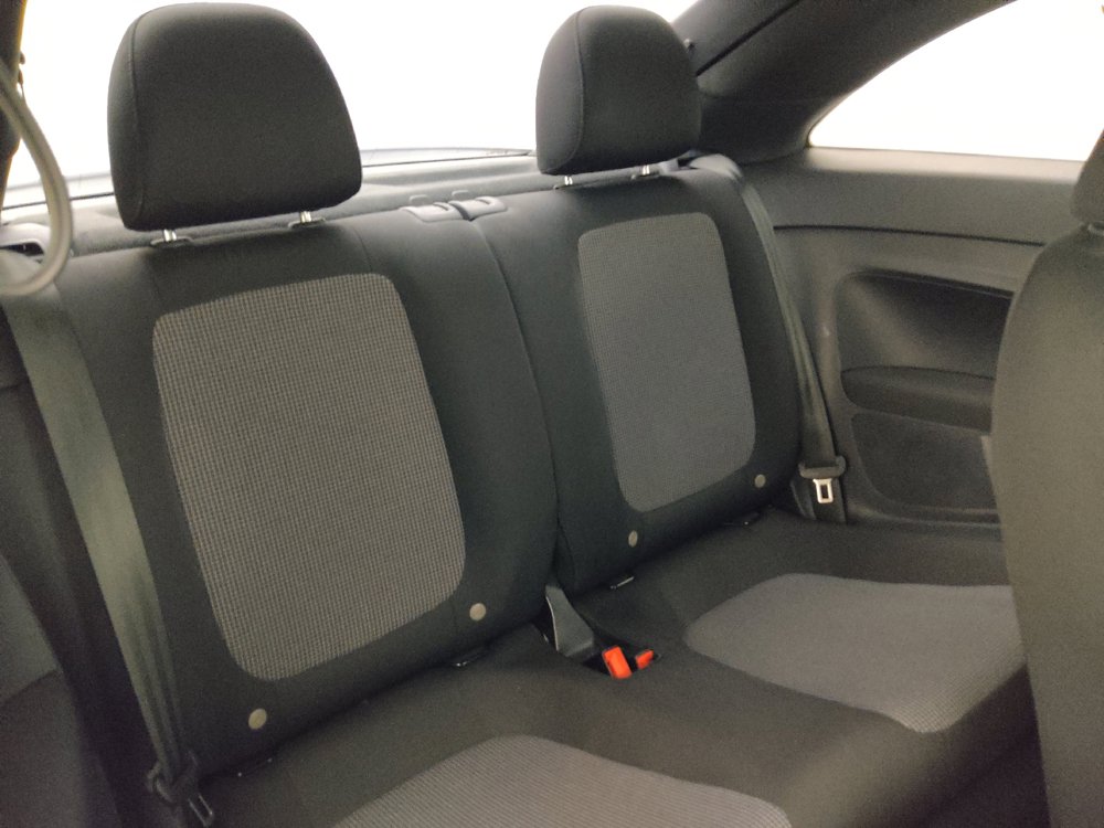 Used 2019 Volkswagen Beetle 2.0T S FWD image 19