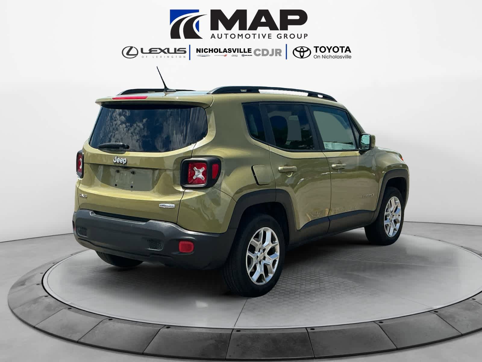 Used 2015 Jeep Renegade Latitude AWD/4WD image 5