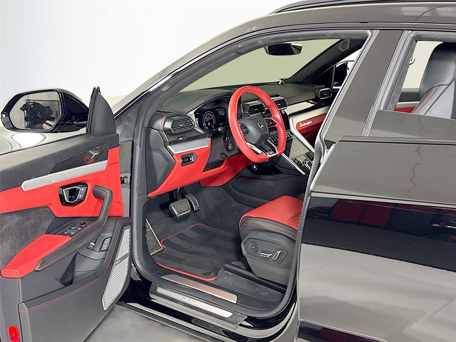 Used 2020 Lamborghini Urus AWD/4WD image 12