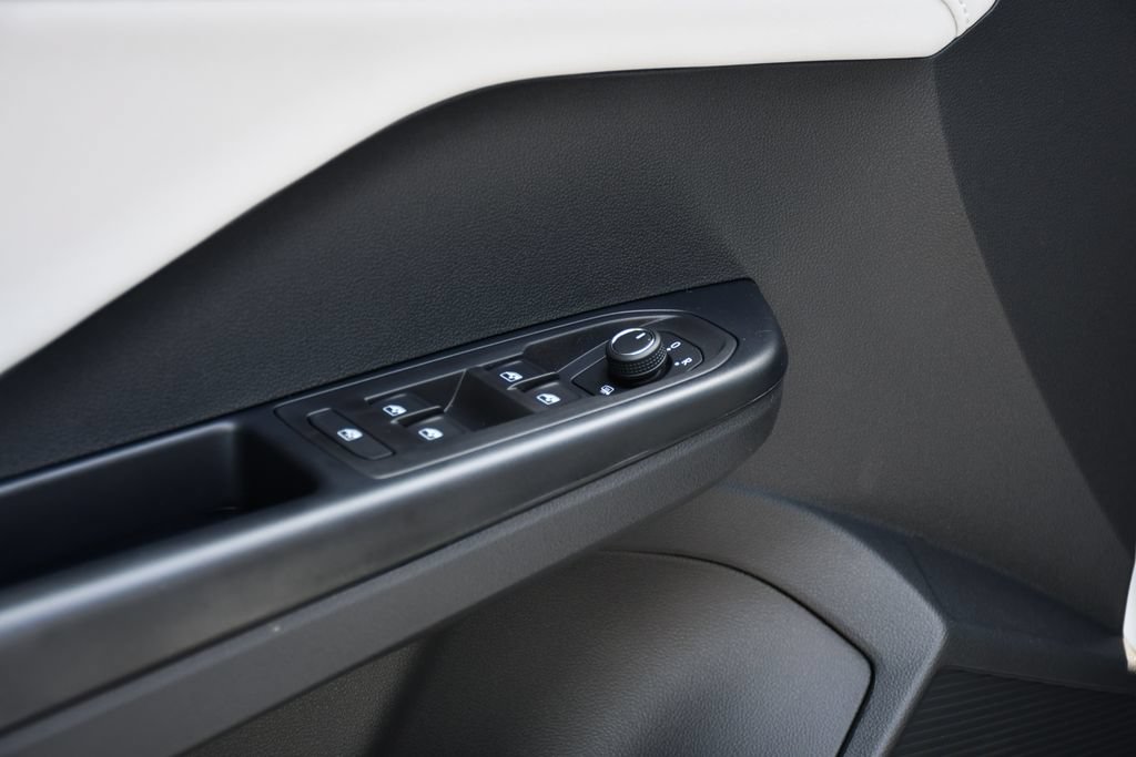 New 2026 Volkswagen Taos SE AWD/4WD image 11