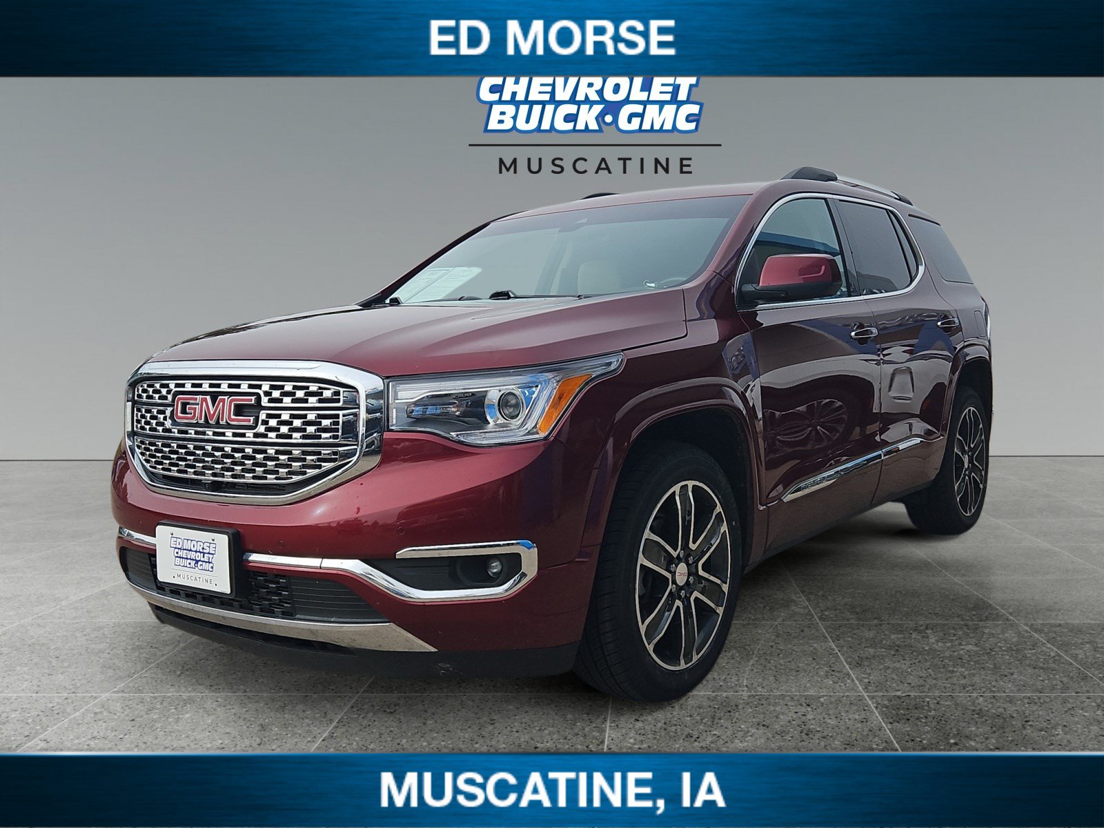 Used 2017 GMC Acadia Denali w/ Technology Package AWD/4WD image 1
