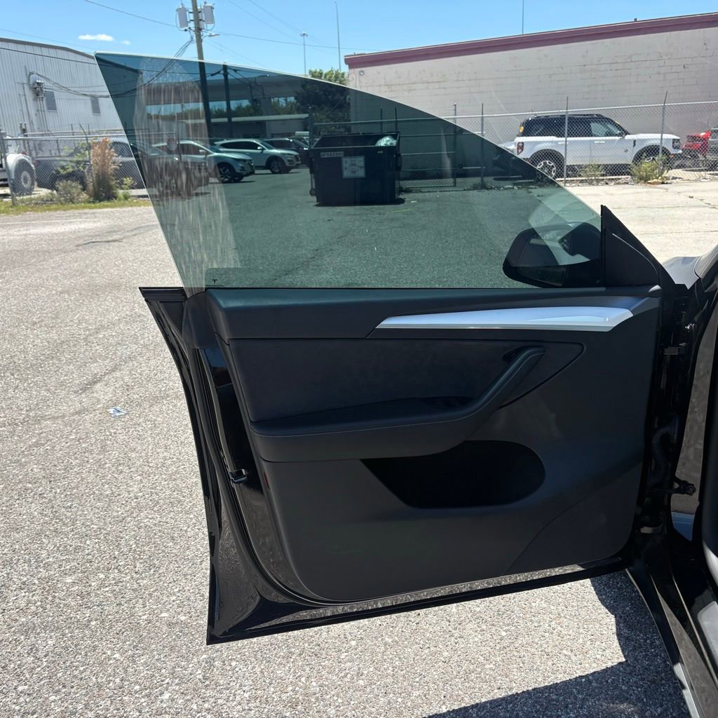 Used 2023 Tesla Model Y Performance AWD/4WD image 10