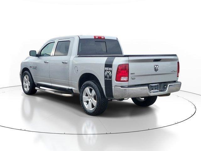 Used 2016 RAM 1500 Classic SLT w/ SLT Plus D￩cor Group AWD/4WD image 3