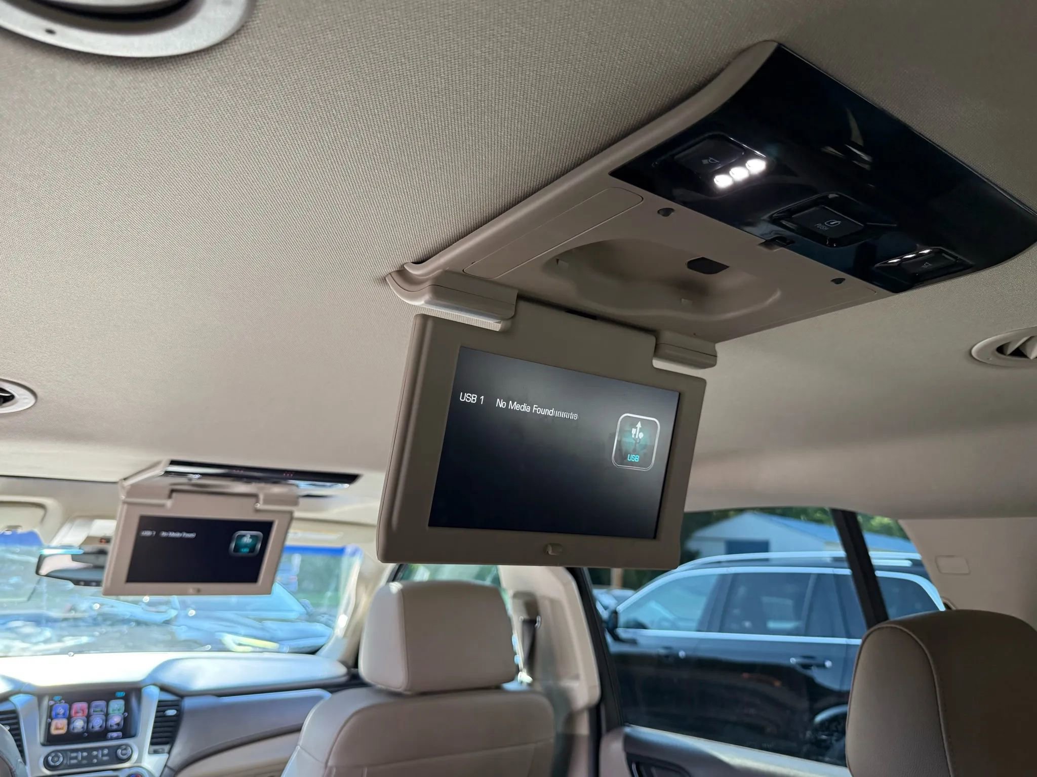 Used 2017 Chevrolet Suburban Premier image 31