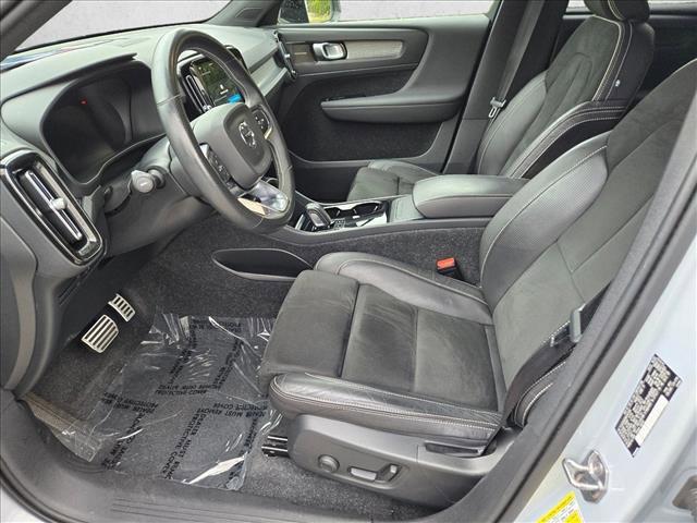 Used 2021 Volvo XC40 P8 Recharge w/ Advanced Package image 16