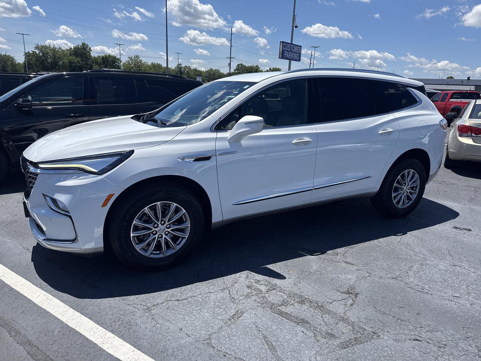 Used 2023 Buick Enclave Essence w/ LPO, Floor Liner Package FWD image 6