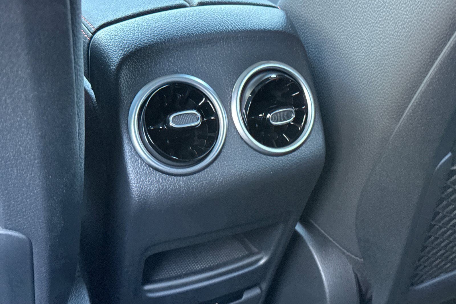 Used 2024 Mercedes-Benz EQB 300 4MATIC image 15