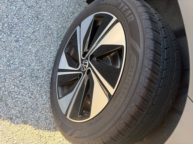 Certified 2023 Volkswagen Taos SE AWD/4WD image 13