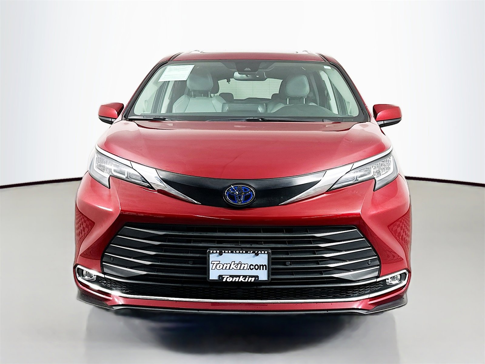 Certified 2023 Toyota Sienna XLE image 2