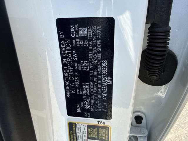 Used 2025 Kia Soul LX w/ LX Technology Package image 29