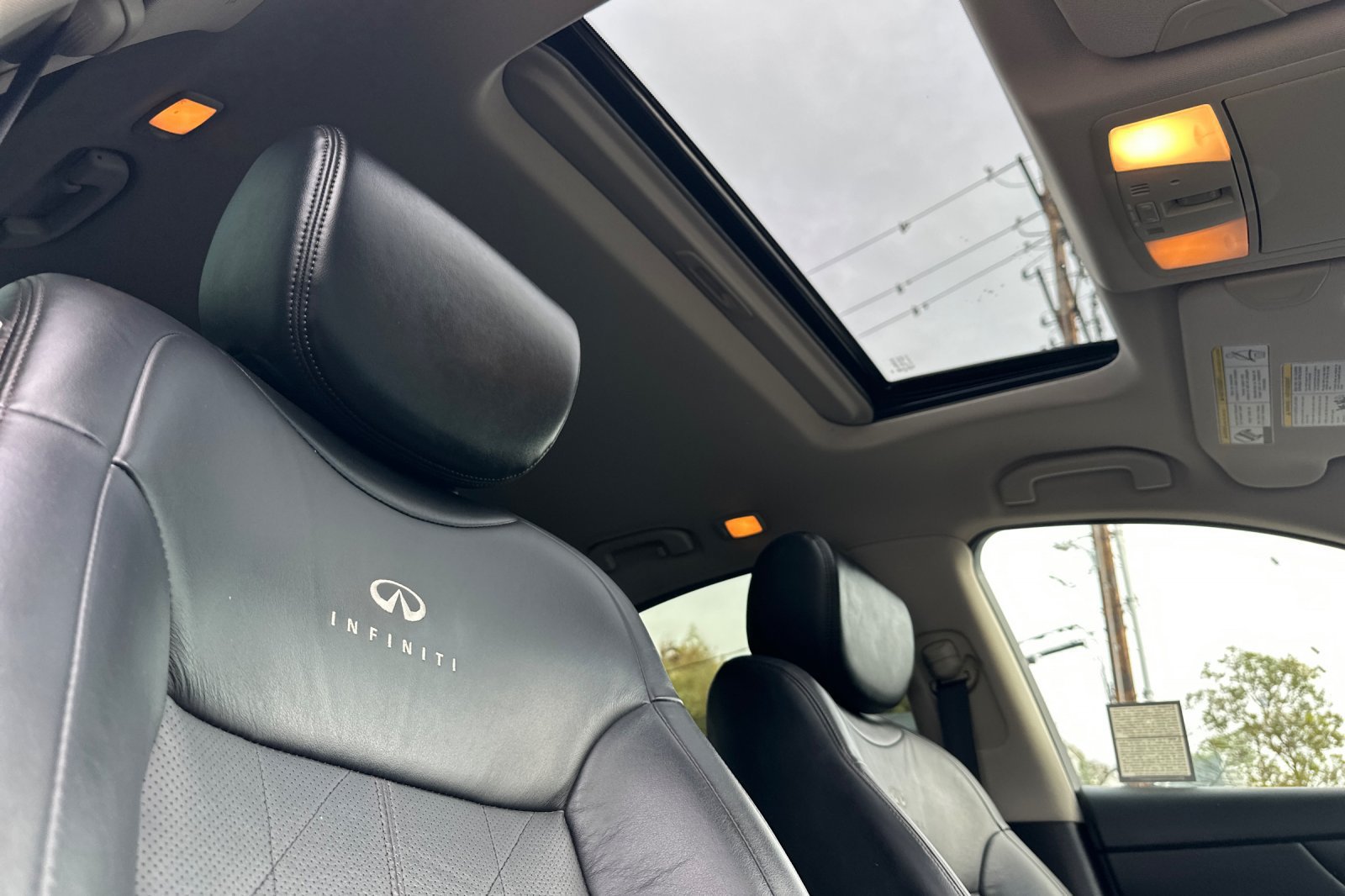 Used 2011 INFINITI FX35 2WD w/ Premium Pkg image 21