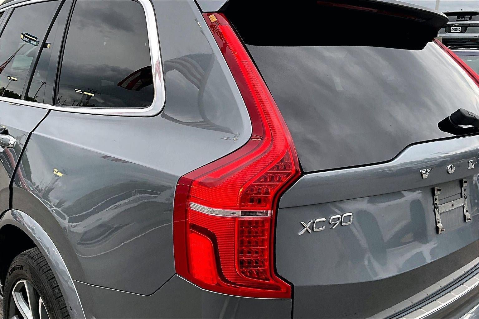 Used 2016 Volvo XC90 T6 Momentum w/ Momentum Plus Package AWD/4WD image 25