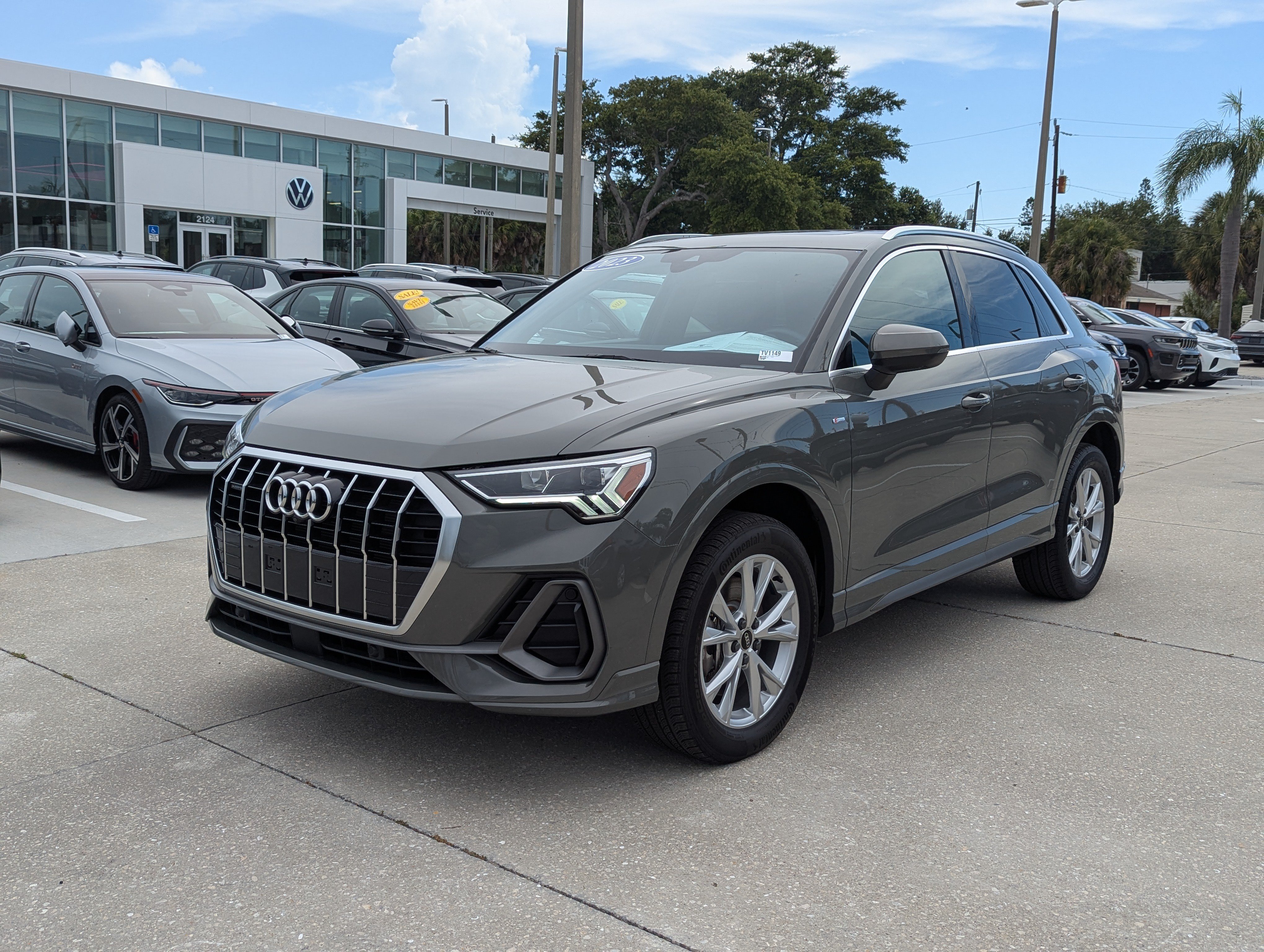 Used 2023 Audi Q3 2.0T Premium Plus w/ Premium Plus Package AWD/4WD image 7