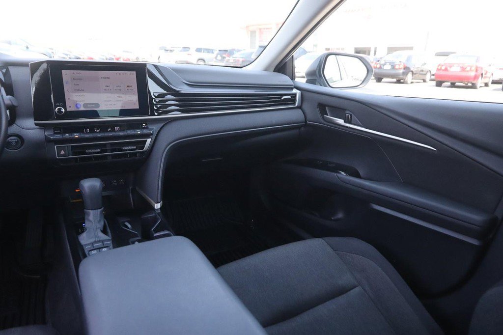Used 2025 Toyota Camry LE image 25