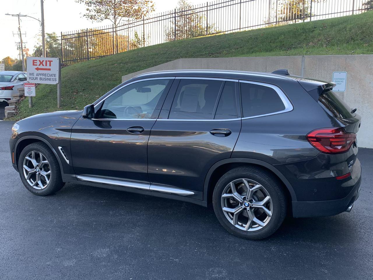 Used 2021 BMW X3 xDrive30i w/ Convenience Package AWD/4WD image 3