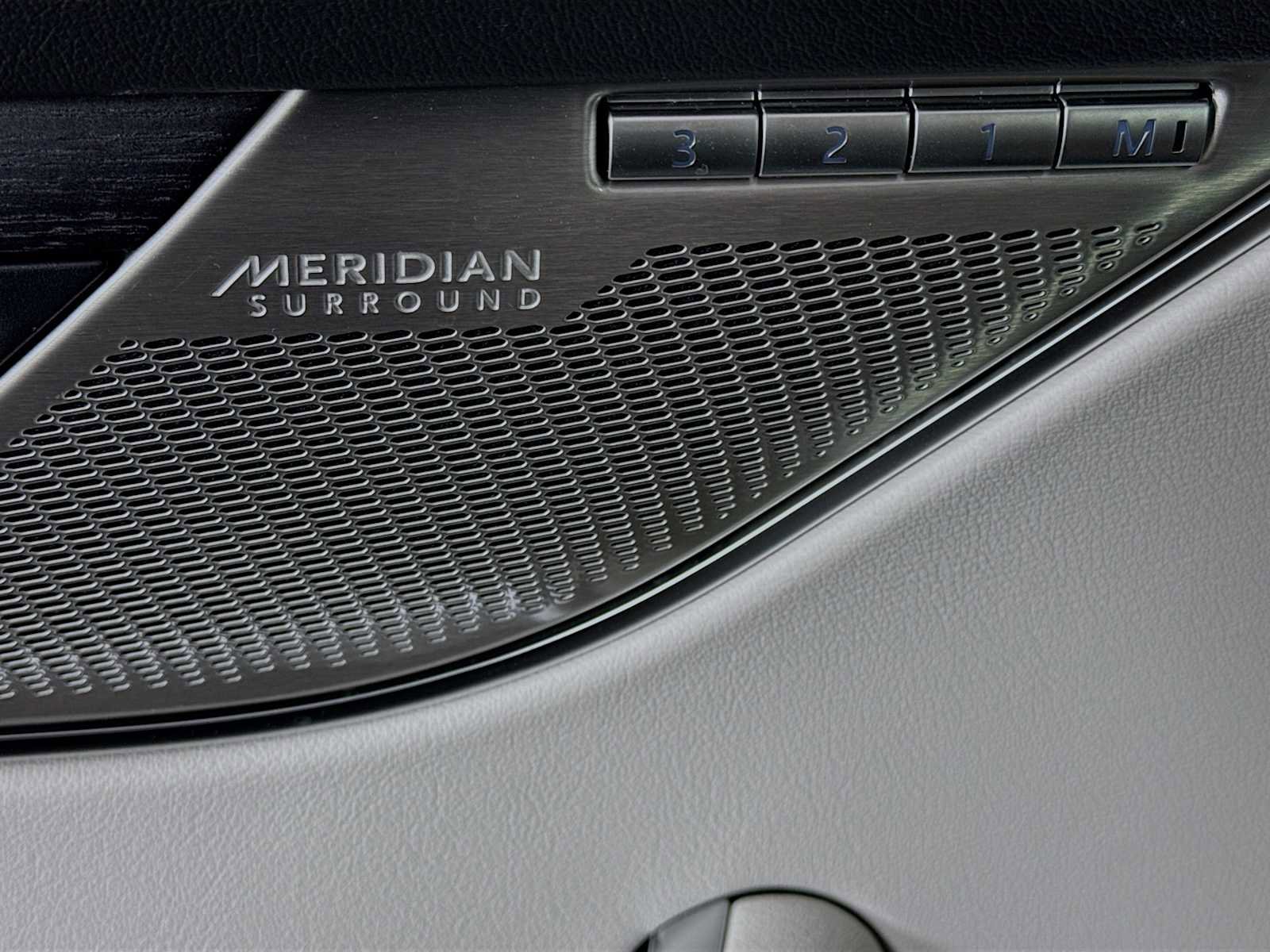 New 2025 Jaguar F-PACE R-Dynamic S image 18