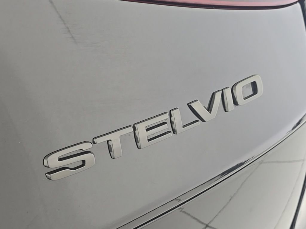 Used 2020 Alfa Romeo Stelvio w/ Nero Edizione RWD image 12