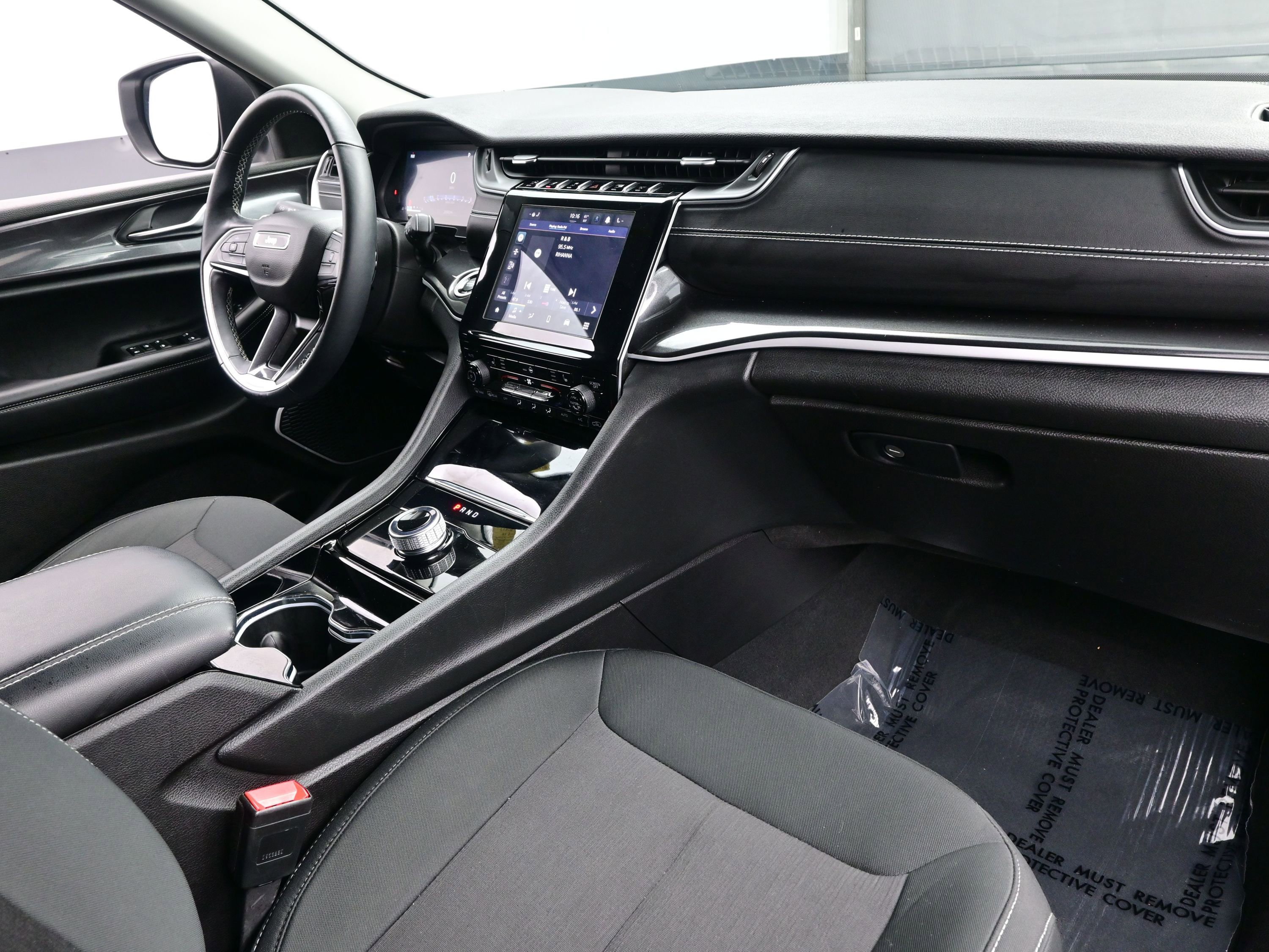 Used 2022 Jeep Grand Cherokee L Laredo w/ Luxury Tech Group I image 16