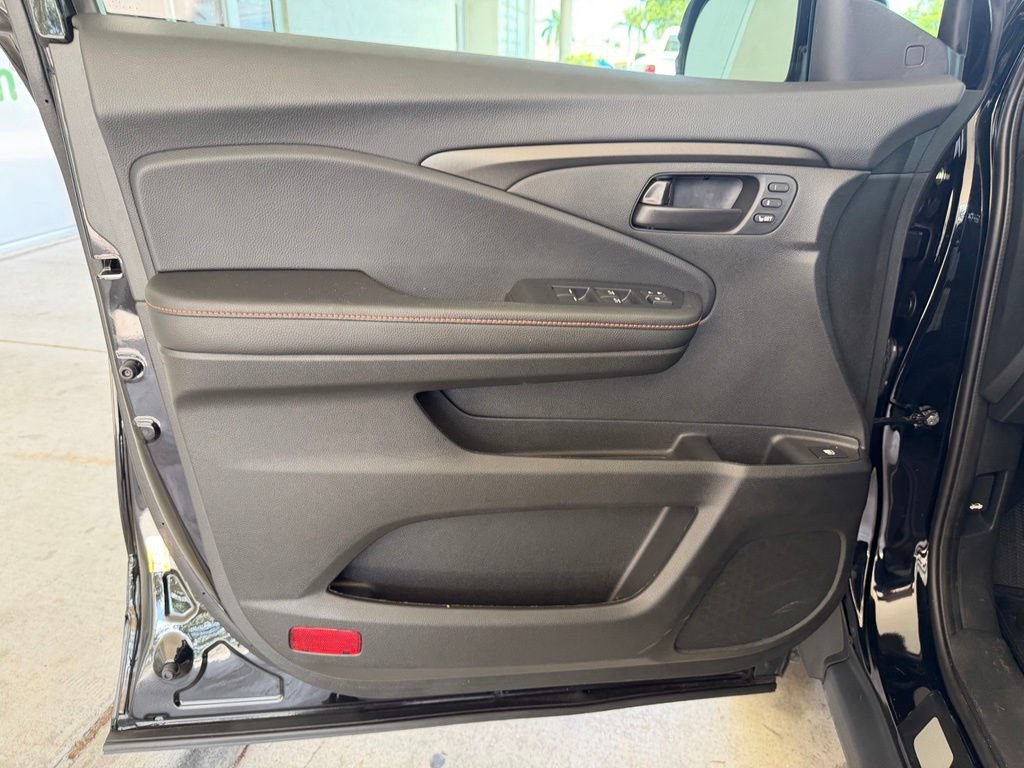 Used 2025 Honda Ridgeline TrailSport image 37