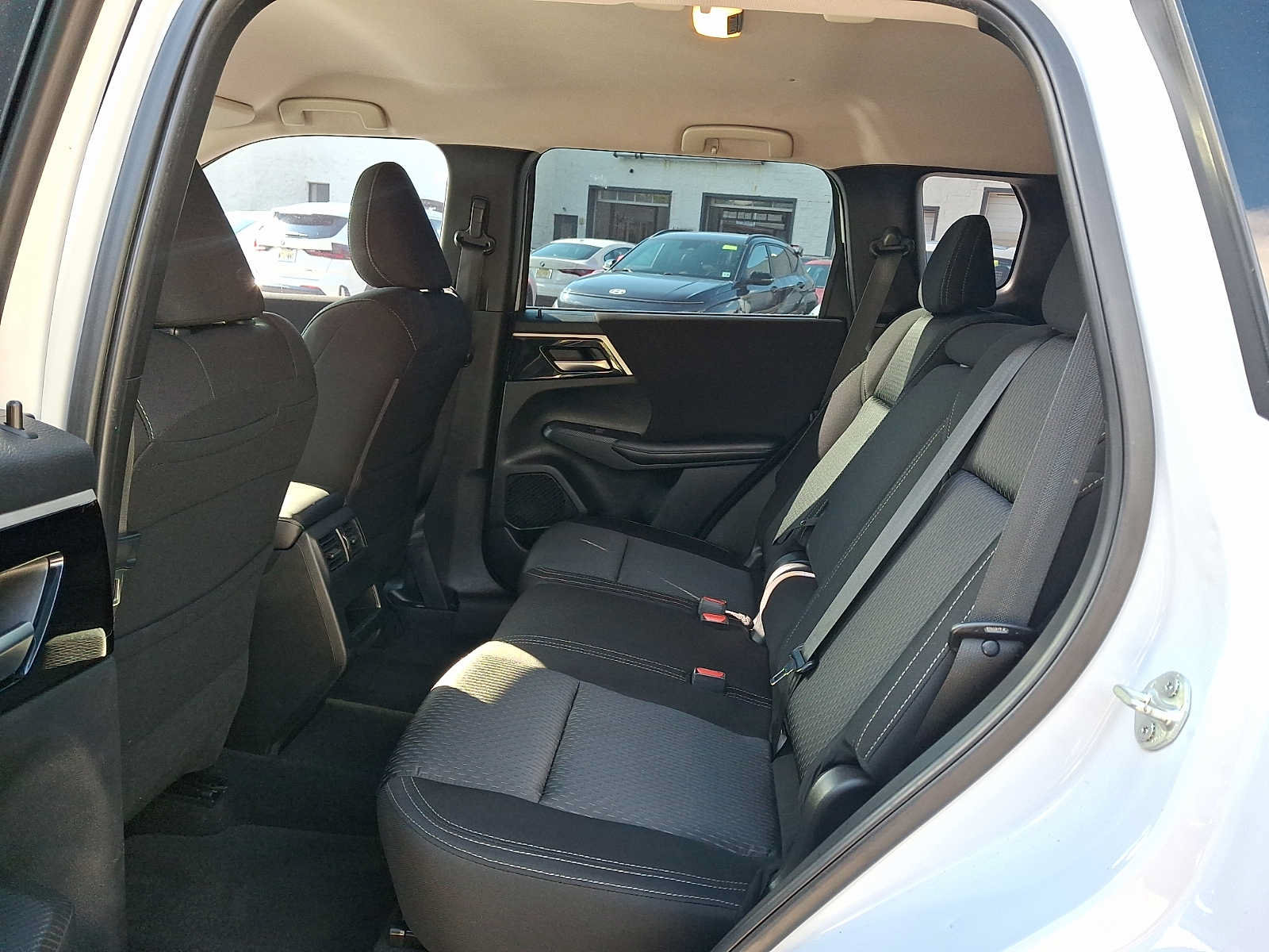 Used 2023 Mitsubishi Outlander ES AWD/4WD image 10
