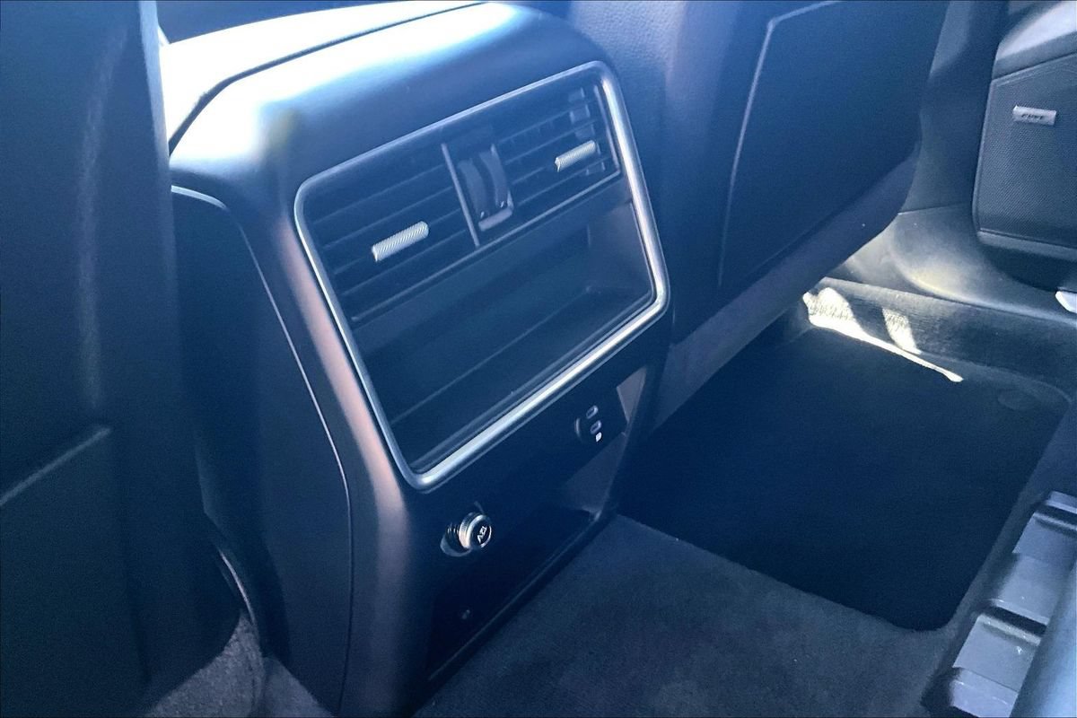 Used 2022 Porsche Cayenne AWD/4WD image 10