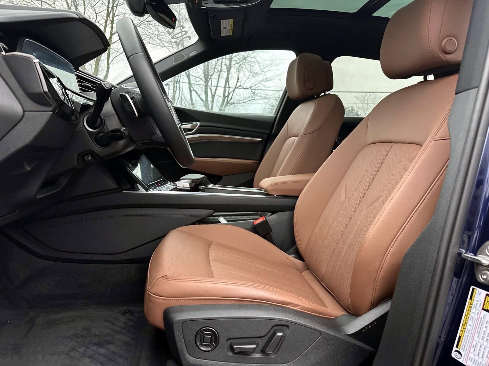 Used 2022 Audi e-tron Premium Plus image 25