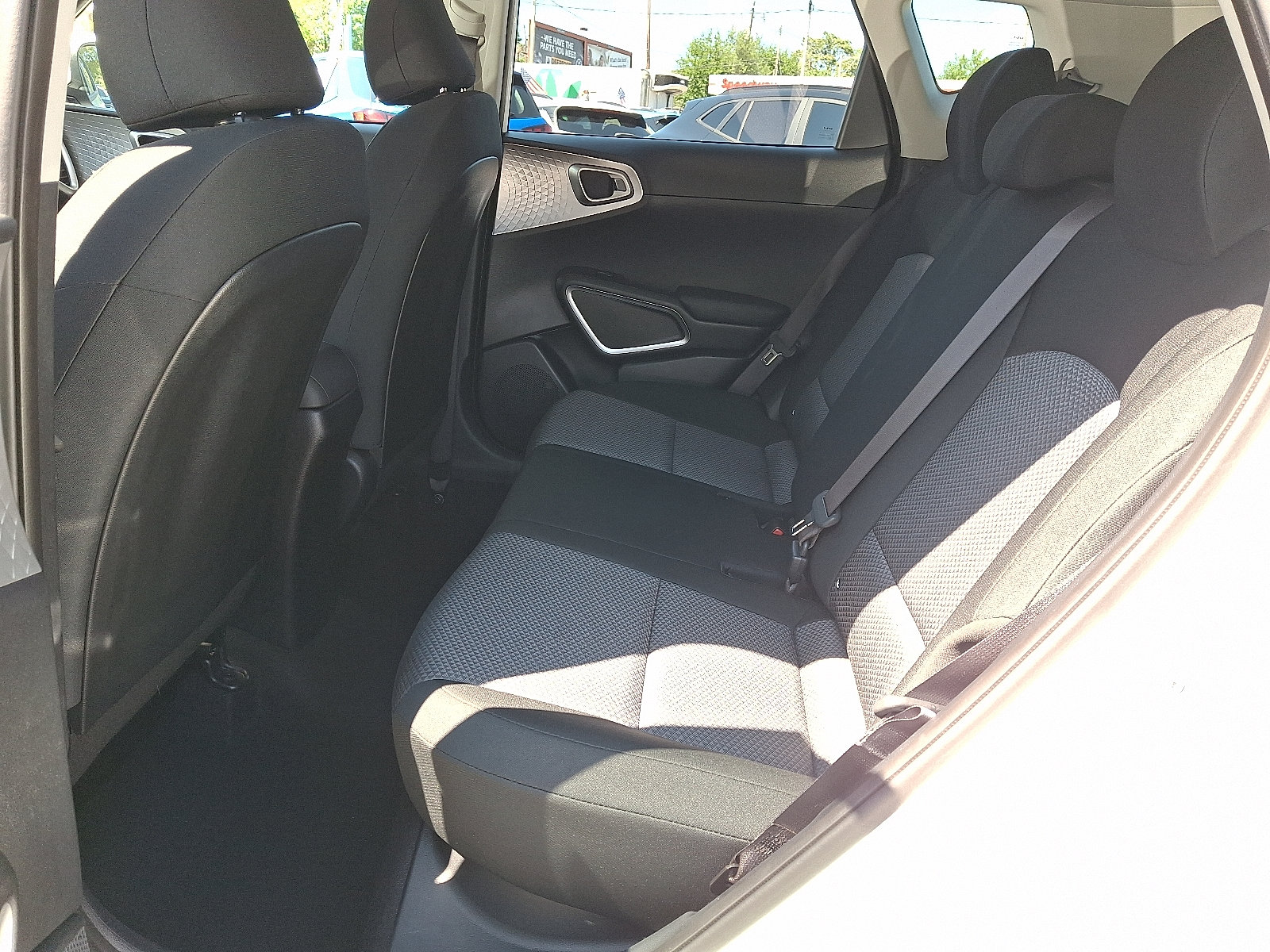 Used 2025 Kia Soul LX w/ LX Technology Package FWD image 12