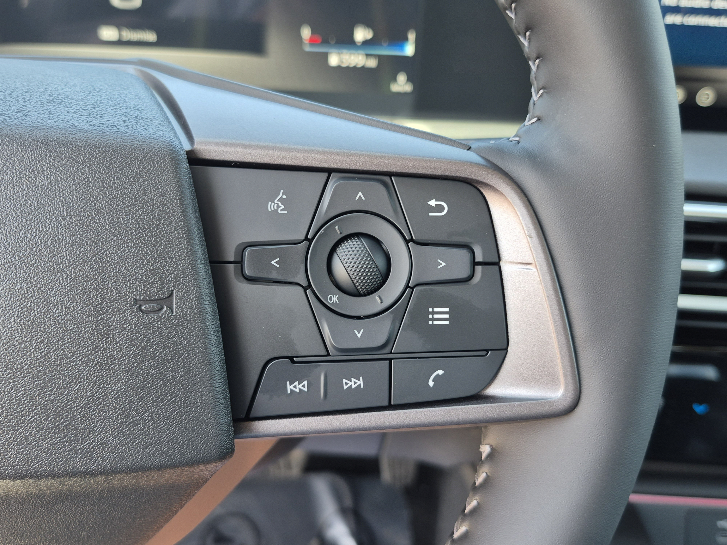 New 2026 Nissan Sentra SV w/ SV Convenience Package FWD image 30