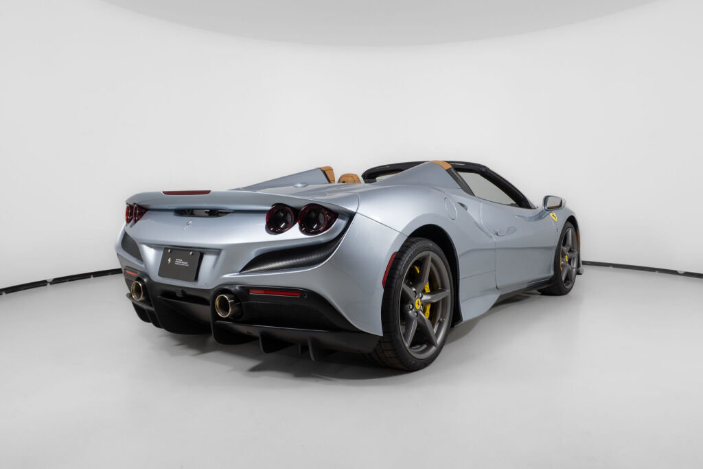 Used 2022 Ferrari F8 Tributo image 2